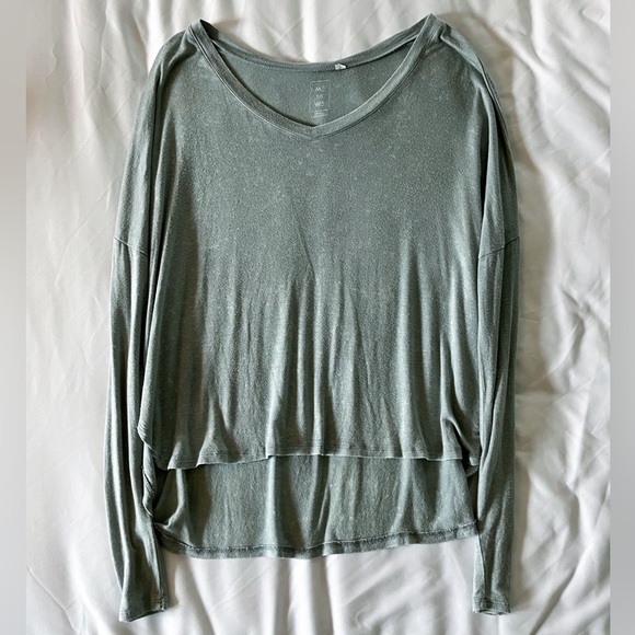 American Eagle Me to We Pale Green Long Sleeve Top Size Small - Picture 4 of 7